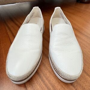 27 Edit White Leather Delphie Women’s Slip On Size 7.5